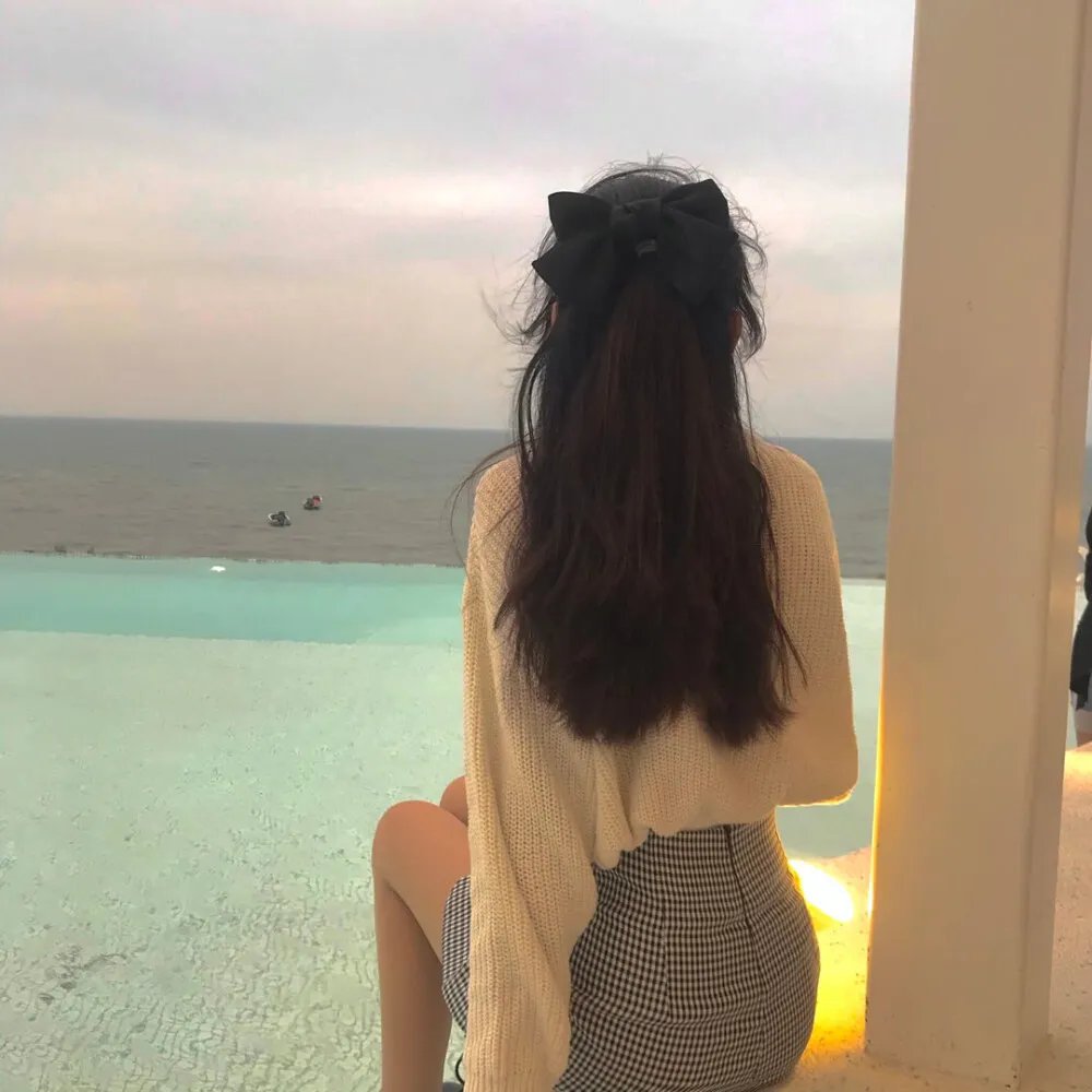 美女蛇岛求生